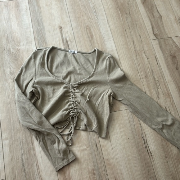 Green Long Sleeve Crop - Picture 1 of 1